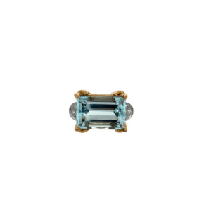 Retro 18K Yellow Gold Aquamarine and Diamond Ring