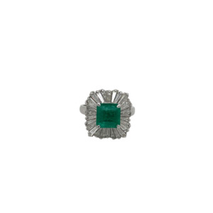 Platinum Emerald and Diamond Ring-Dant