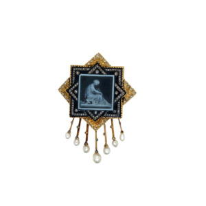 Victorian French 18K Yellow Gold Cameo Diamond Brooch